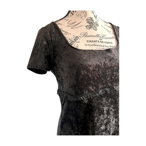 🕯 Black Crushed Velvet Maxi Dress – Size US 6 (Mortingus) - Picture 4 of 7